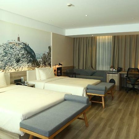 Atour Hotel Nantong Exteriör bild